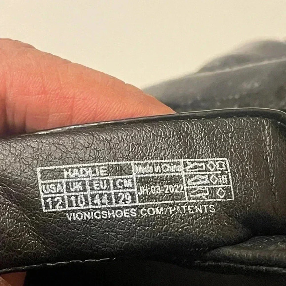 Vionic soft Sandel patent leather in great conditions - Picture 16 of 16